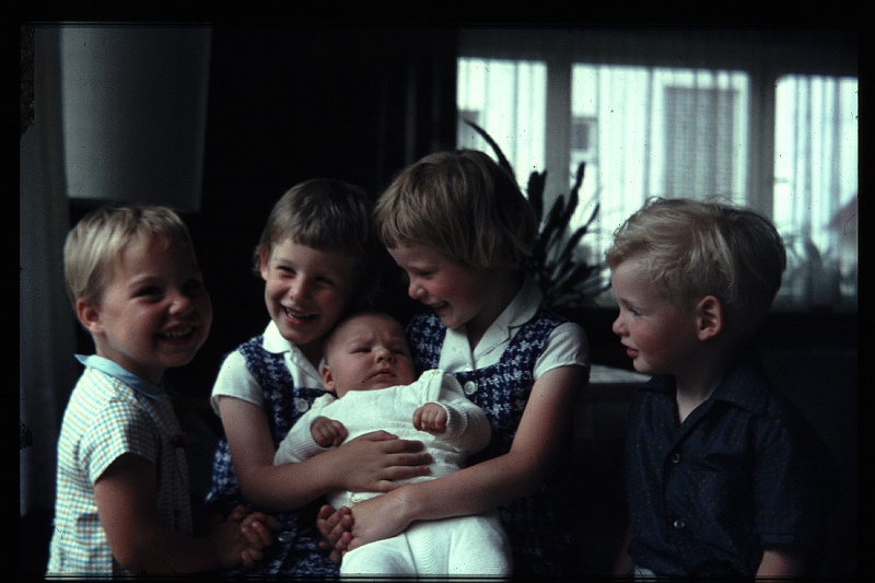 01.Gronau jul 1968 Brigitte,Marion,Peter,Britta,Jurgen.JPG